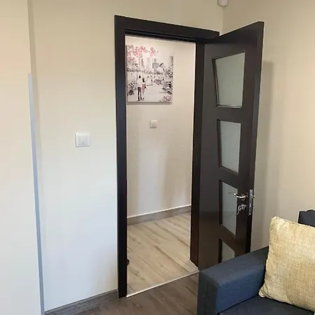 Apartment Zdravets 2, In The Heart Of The Old City Veliko Tŭrnovo Exterior photo